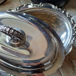 Gorgeous STERLING SILVER Covered Serving Dish**Mint Condition **773 GRAMS TOTAL**MELT PRICE ALMOST $2000!!