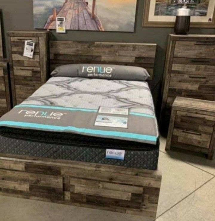 Derekson Gray Platform Bedroom Set 