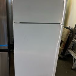 MAYTAG TOP FREEZER 18 CU FT REFRIGERATOR 