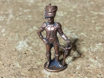VINTAGE METAL MILITARY TINY SOLDIER FIGURE COPPER COLOR