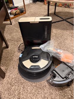 Shark 2 in 1 vacuum and mop Robot