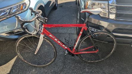 Fuji Roubaix Road Bike – 58cm