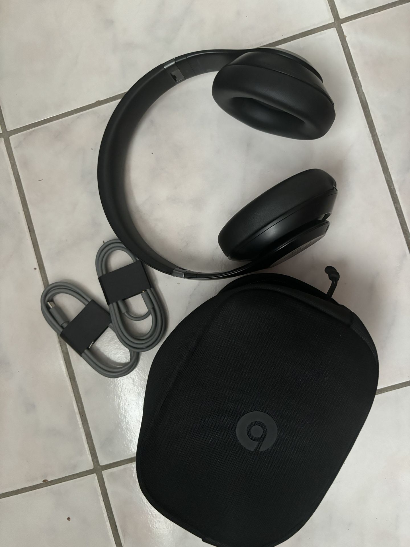 Beats Studio Pro - Black