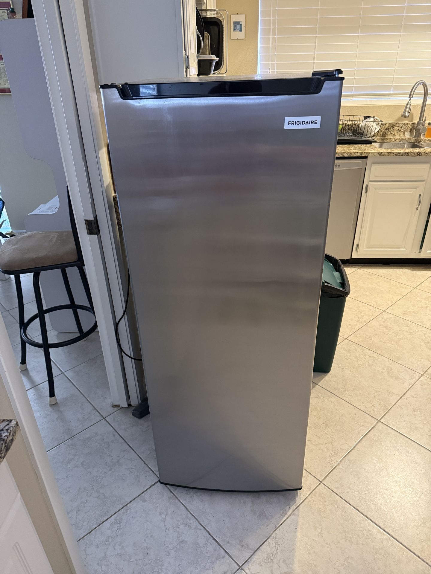 Frigidaire 6.5 Cu. ft. Upright Freezer - Platinum