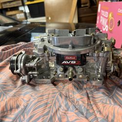 Edelbrock Avs-2 (4)  Barrell 650 Cfm