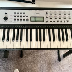 Yamaha Keyboard With Stand
