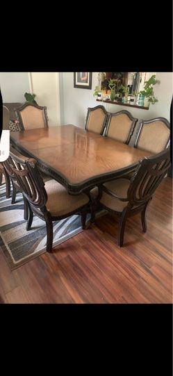 Comedor con 8 sillas