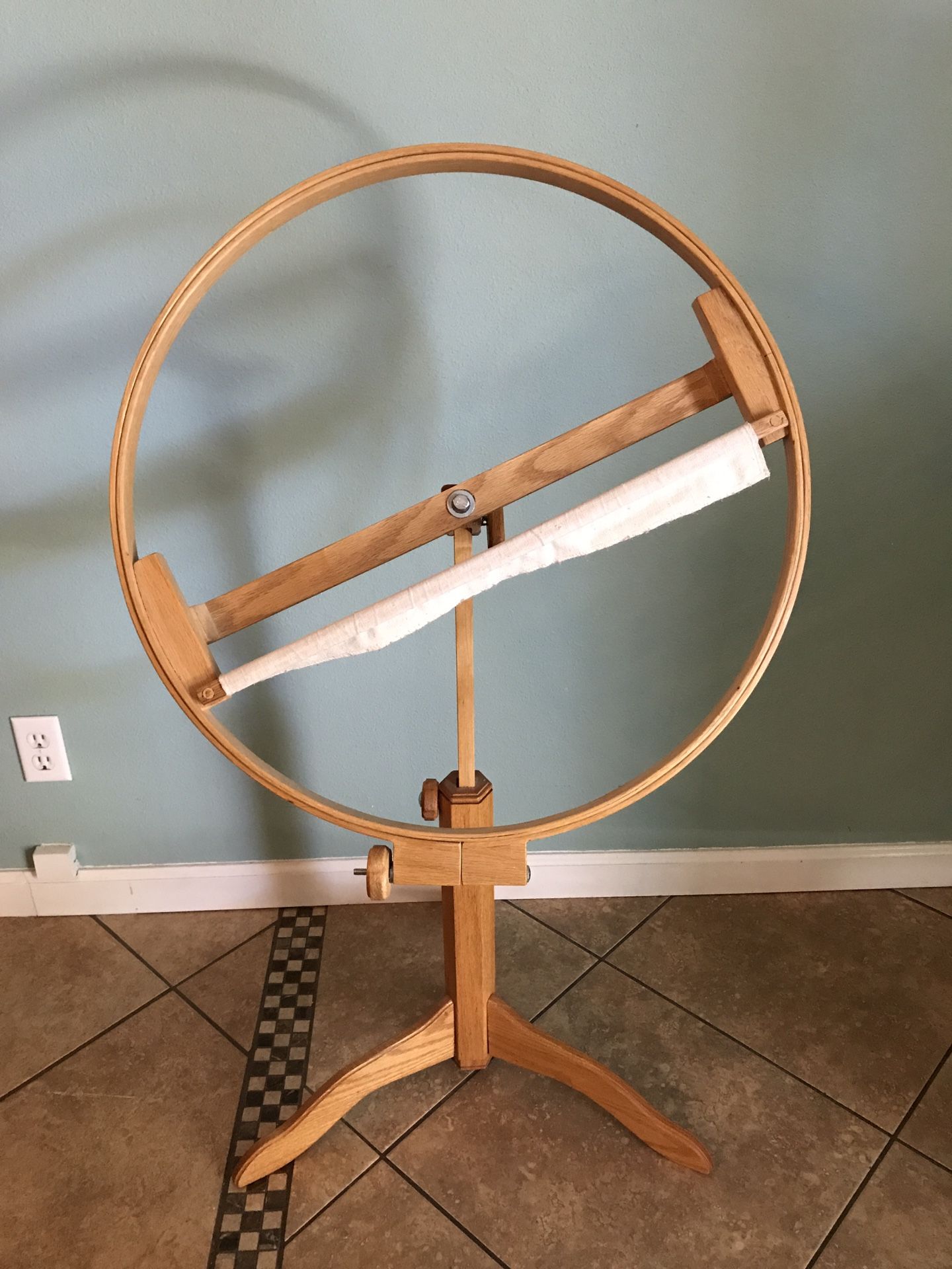 Kachina Woodwerks Quilting Frame, solid hard wood, in good condition