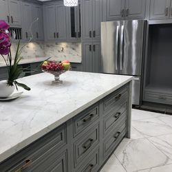 kitchen cabinets and bathroom cabinets 