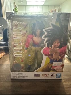 S.H. Figuarts super saiyan 4 Goku