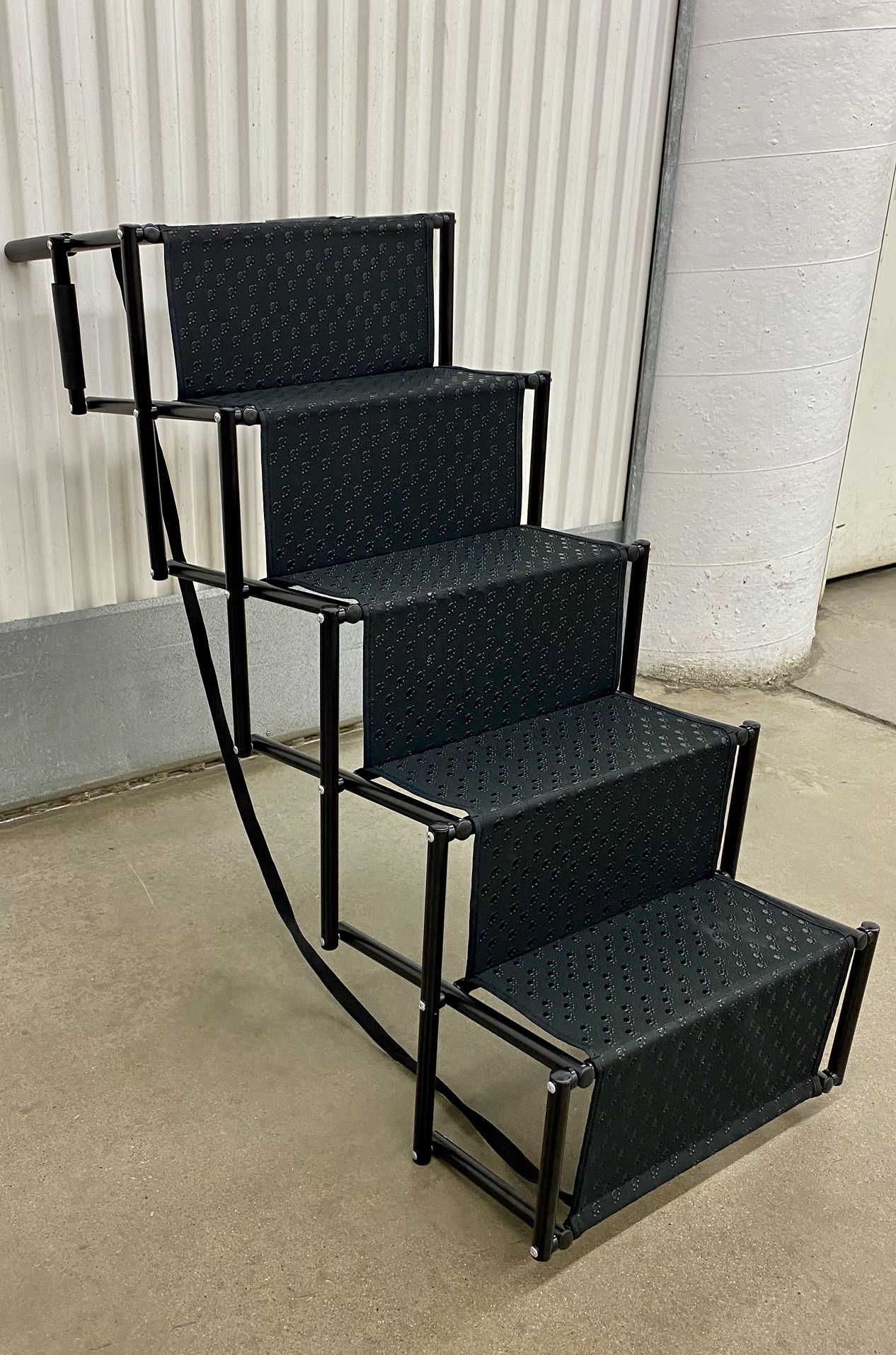 MaxWorks 50722 Portable & Foldable 4-Step Pet Stairs