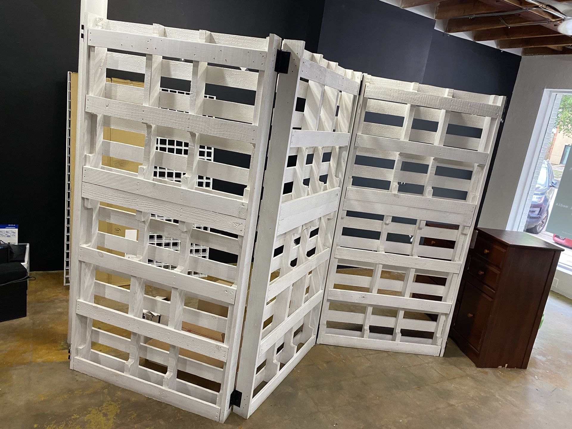 Handmade Pallet wall room divider display plant tower boutique