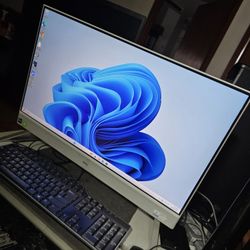 DELL All In One 27"Inch. Touchscreen Pc.  i7-1257U-CPU. 32GB Ram. 2TB NVMe m.2 SSD. GPU: NVIDIA GeForce 