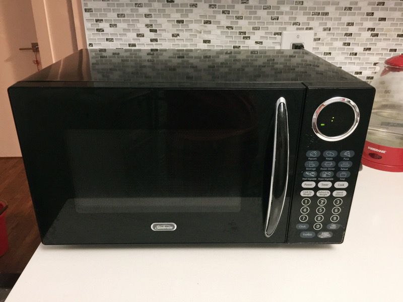 Sunbeam® 0.9cu. ft. 900 Watt Microwave Oven Black - SGB8901