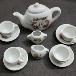 Hello Kitty Miniature Tea Set