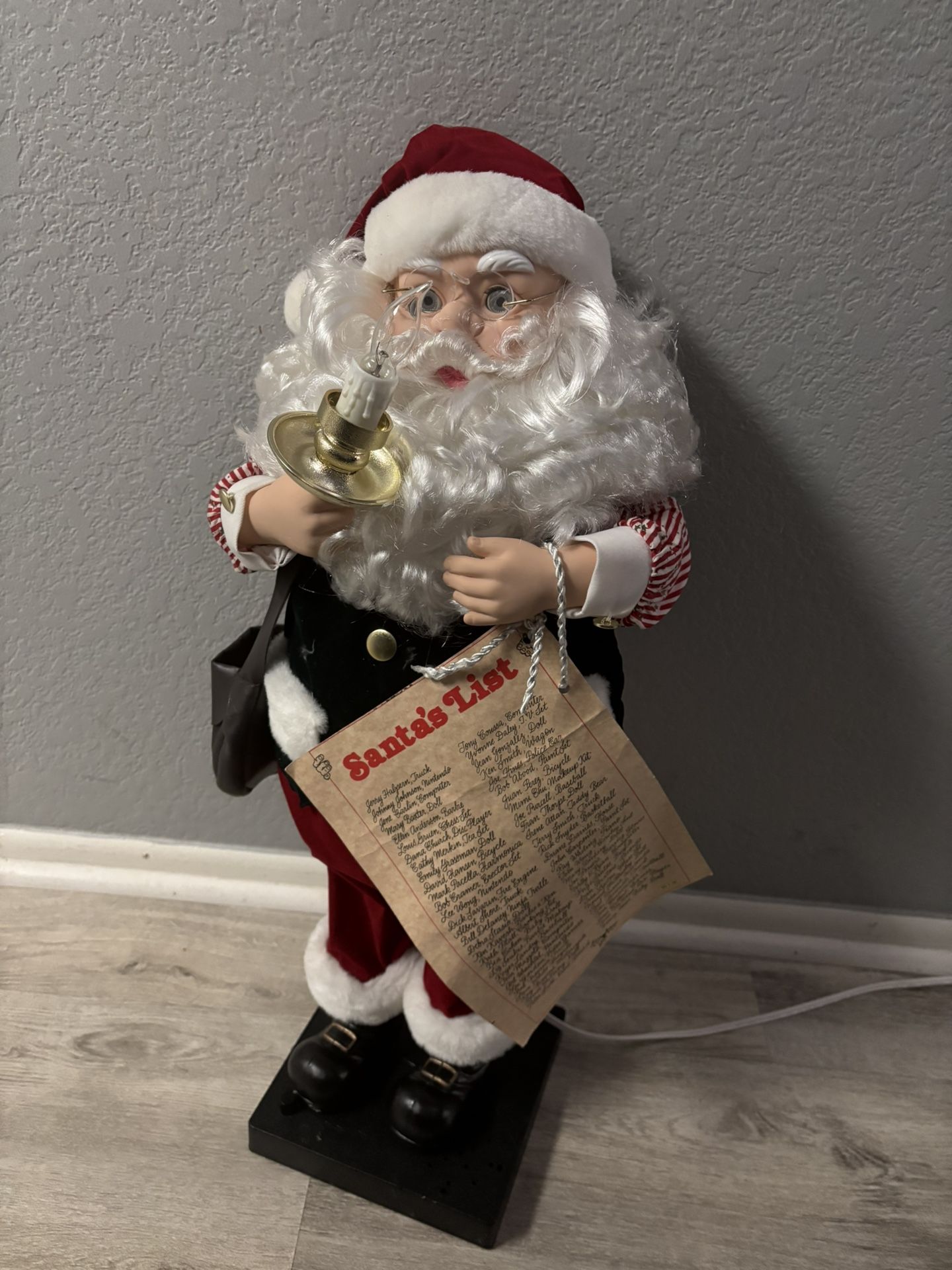 Santa with Light and moving His head and arms