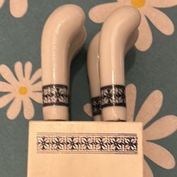 Spreading Knives & Wooden Block