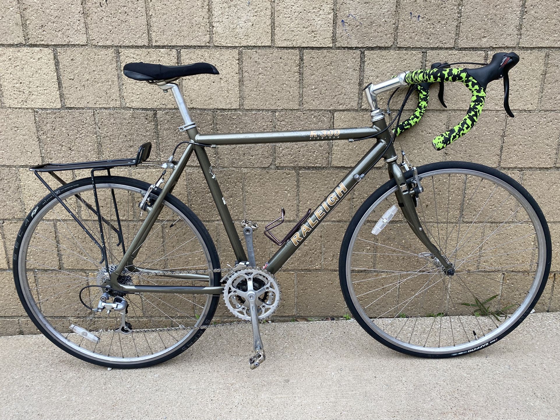 Raleigh R300 Road Bike - 56cm