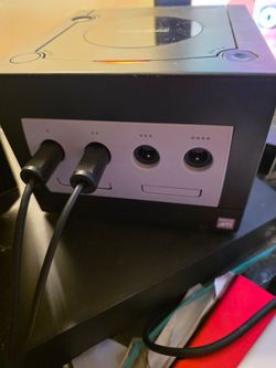 Black gamecube 1 black remote 4  games $390