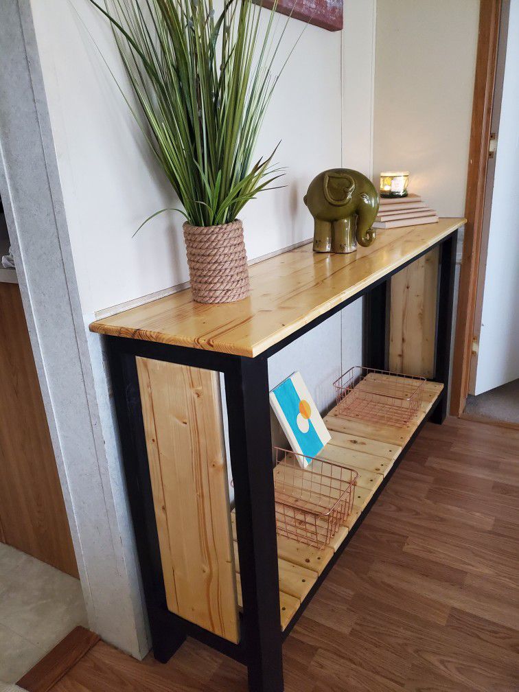 Very Nice Coffe Bar, /Entry/console Table