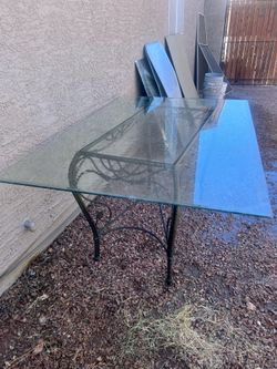 Free glass top table
