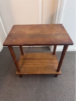 Solid wood 2-Tier End Table / Side Table