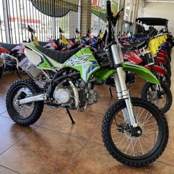 Brand New Apollo 125cc Large Frame Dirt Bikes! 