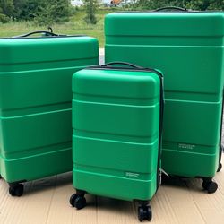 United Colors of Benetton Now Hardside Luggage with Spinner Wheels, Green, 3 Piece Set 19/23/27 Inch