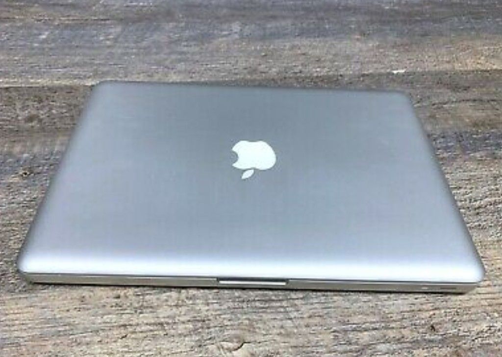 MacBook Pro 13" Apple Laptop | i7 | 1TB SSD | 16GB RAM | MacOS |