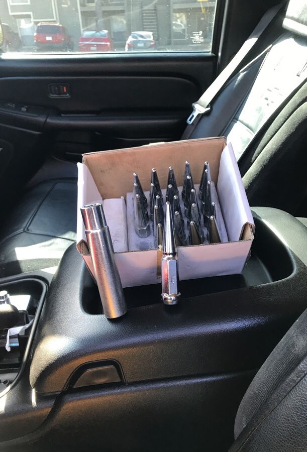 Spike lugs- birlos de pico para chevy