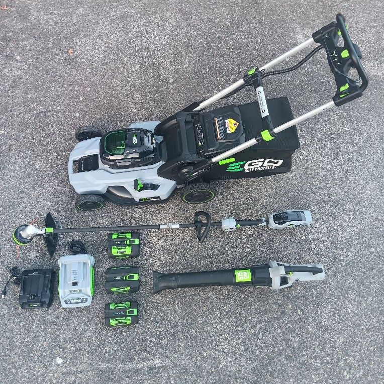 EGO LM2100SP 31in Self Propelled Lawnmower- Leaf Blower-Line Trimmer 3bats 2chag Almost New Condition. For Pick Up Fremont Seattle. No Low Ball/Trades