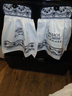 Pretty Black And White Oven Towels