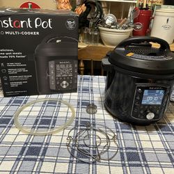 Instant Pot 10 - In -1 Multi Cooker 