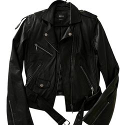 trendy black leather jacket 