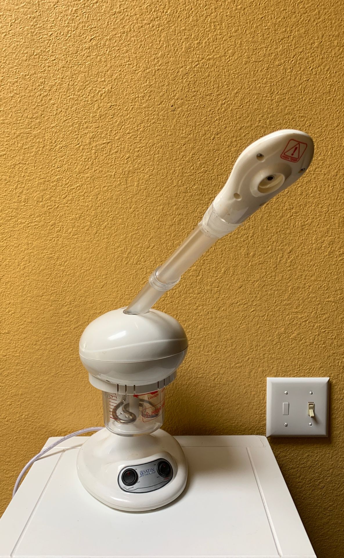 Tabletop facial steamer