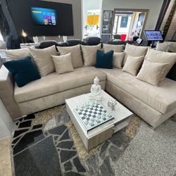 💥Sectional With Chaise (NEW)💥