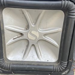 12” Kicker With box 