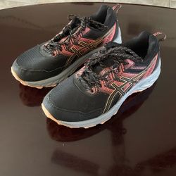 ASICS Women’s 9.5 Running Shoes