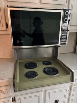 Vintage GE Americana Avocado Green Wall Oven & Cooktop Combo – Original Mid-Century Modern (Working)