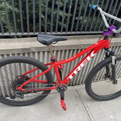 Trek Mountain Bike, Marlin Five A Lot Of Upgrades