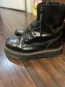 High Top Platform DR. Martins Size 8