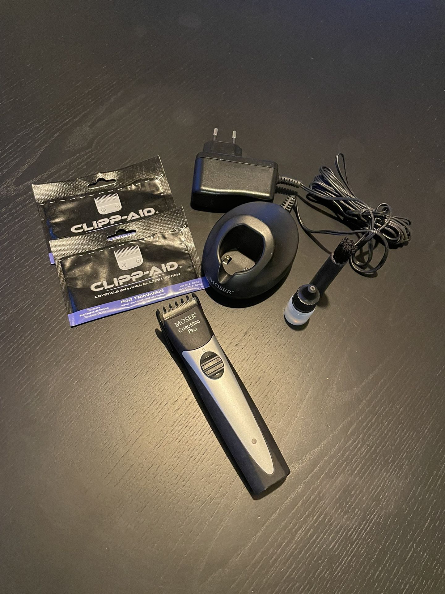 elektronisk i gang Typisk Hair Trimmer- Moser 1591 ChroMini Pro Professional Cordless Hair Trimmer  Black With Extra Accessories. Made in Germany. Almost Brand New for Sale in  Brooklyn, NY - OfferUp
