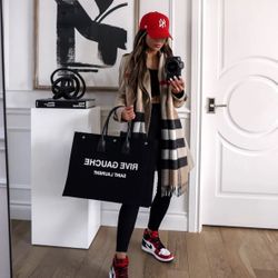 NEW 💕 XL BURBERRY LONDON 2025 Giant Check Cashmere Scarf Shawl Wrap Collection With Box