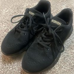 Black Knit Mesh Lightweight Lace-Up Shoes Athletic Sneakers - Women’s Size 7.5