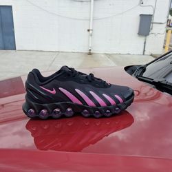 Brand New And Original Women Nike Air Max's DN Sneakers Sizes 8, 8.5 and 9