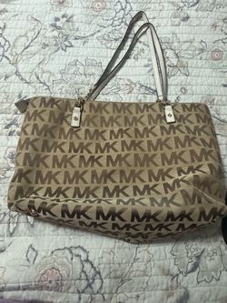 Michael Kors MK Signature Tote Bag