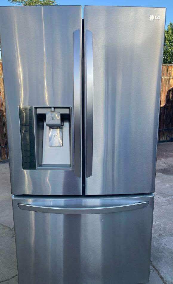 Refrigerator Lg Stainless Steel Everything Work Fine The Price Includes Delivery To Your Garage And 60 Days Warranty
