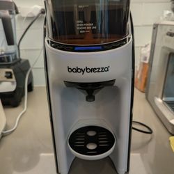 Baby Brezza Formula Dispenser Machine
