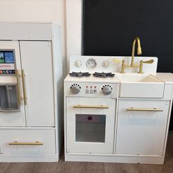 Kids Play Kitchen