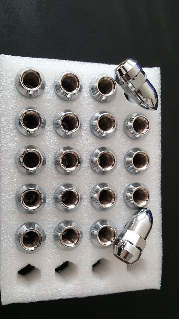 **NEW** 1/2 20 Chrome Bullet Style Lug Nuts (20 pcs.) for Sale in